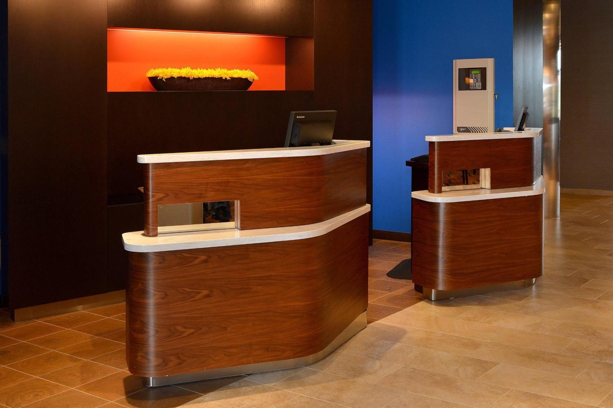 Courtyard By Marriott Youngstown Canfield Eksteriør bilde