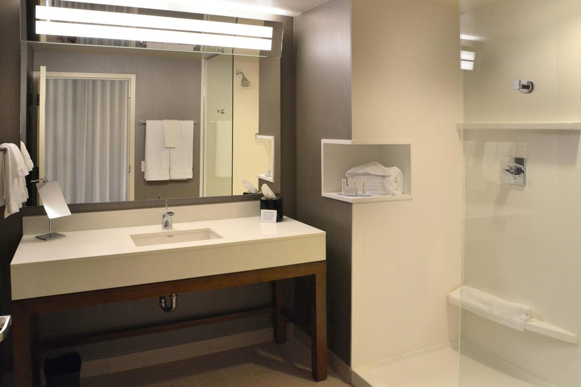 Courtyard By Marriott Youngstown Canfield Eksteriør bilde