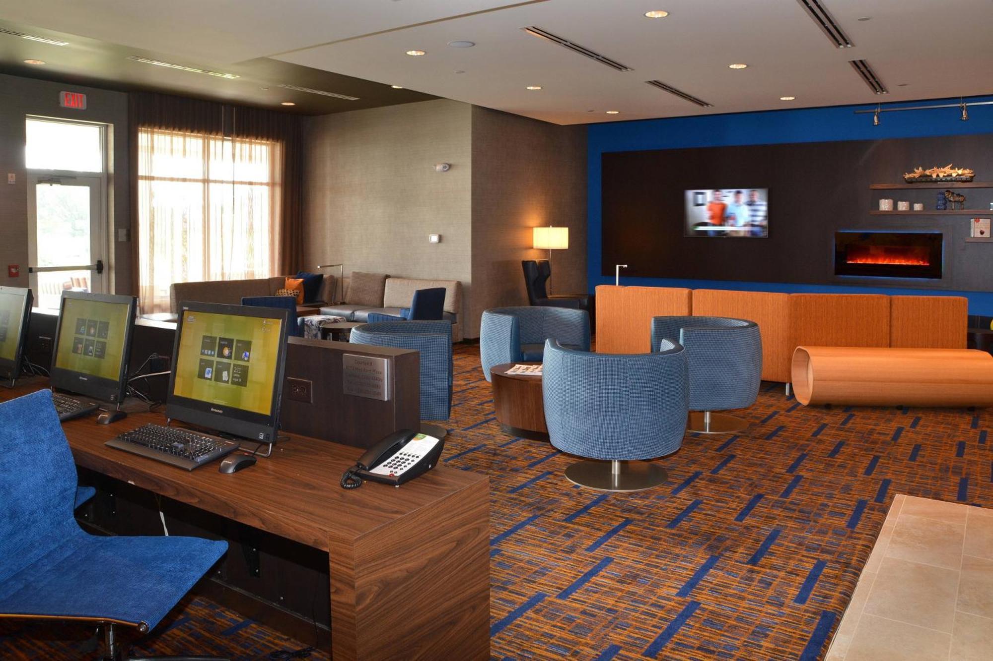 Courtyard By Marriott Youngstown Canfield Eksteriør bilde